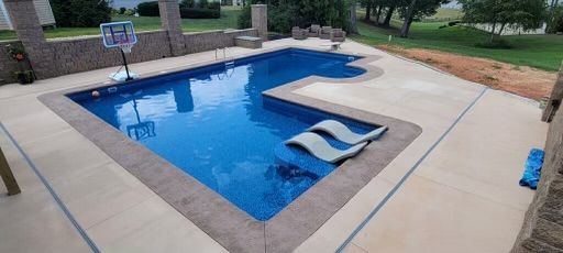 Paradise Pools by the Lake, South Hill