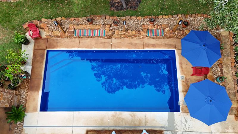 Sparkling Pools of Texas, Shiner